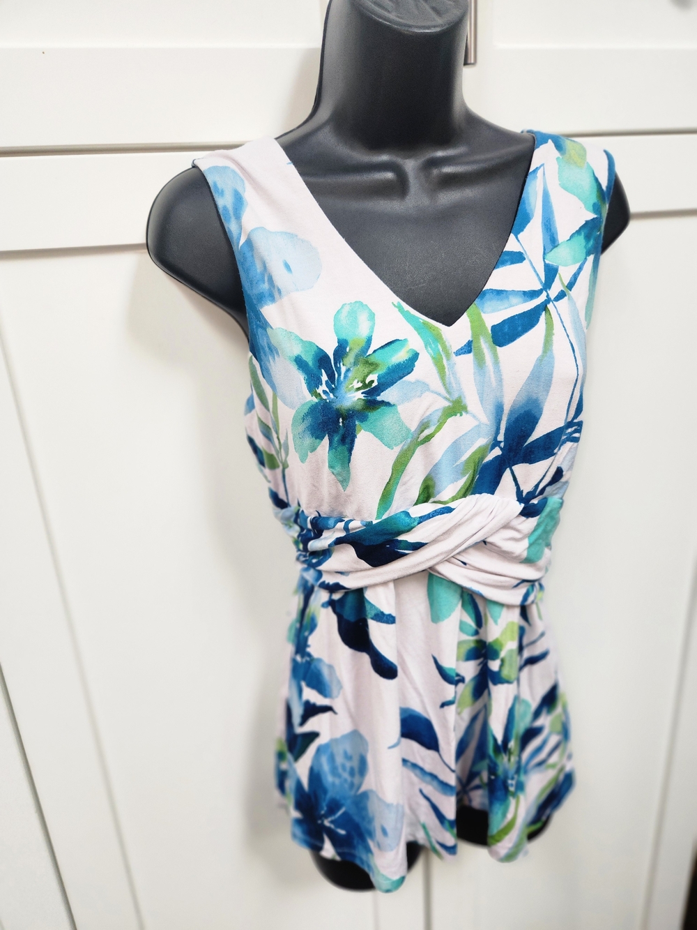 🍉Floral V-Neck Twist Waist Top